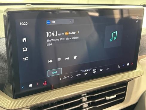 Used 2025 Ford Explorer Active image 25