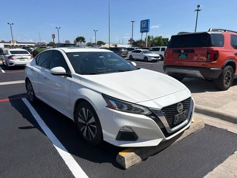 Used 2021 Nissan Altima 2.5 SV w/ SV Premium Package FWD image 4