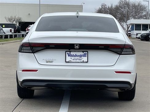 Certified 2025 Honda Accord LX image 5