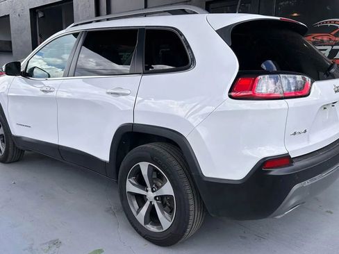 Used 2019 Jeep Cherokee Limited AWD/4WD image 2