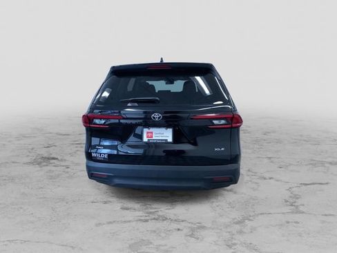 Certified 2025 Toyota Grand Highlander AWD image 8