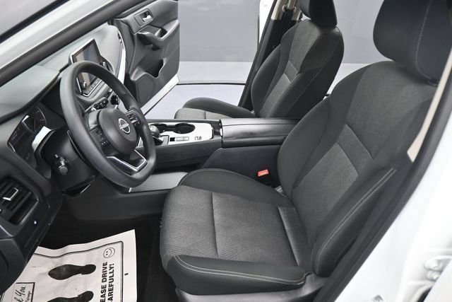 Used 2024 Nissan Rogue SV FWD image 22