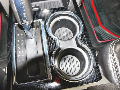 Used 2010 Ford F150 Lariat image 19