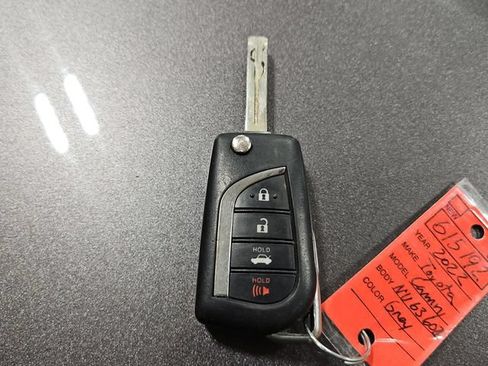 Used 2022 Toyota Camry LE FWD image 28