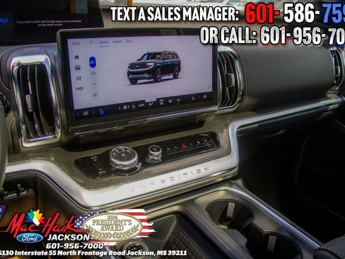 Used 2025 Ford Expedition Platinum image 19