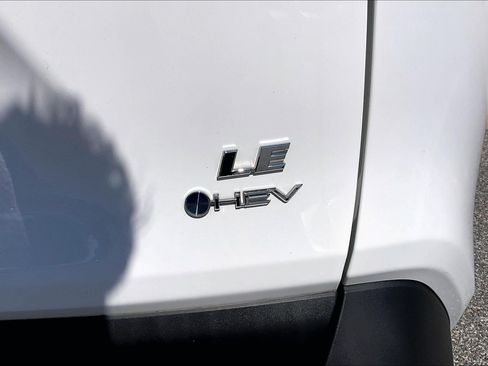 Used 2025 Toyota RAV4 LE AWD/4WD image 10