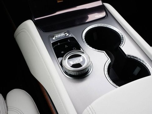 New 2026 Cadillac Vistiq Sport w/ LPO, Floor Liner Package image 90