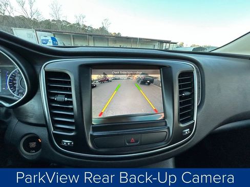 Used 2017 Chrysler 200 Limited Platinum image 38