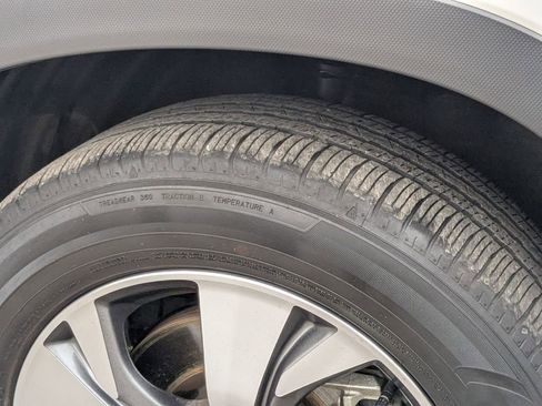 Used 2025 Subaru Ascent Premium AWD/4WD image 31