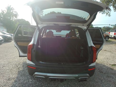 Used 2022 Kia Telluride SX w/ Towing Package FWD image 32