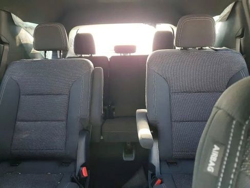 Used 2025 Chevrolet Traverse LT w/ Enhanced Driving Package image 10