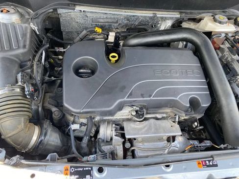 Used 2023 Chevrolet Equinox Premier w/ LPO, Floor Liner Package AWD/4WD image 21