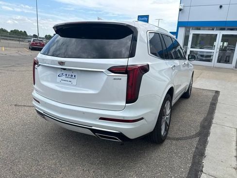 Used 2022 Cadillac XT6 Premium Luxury AWD/4WD image 4