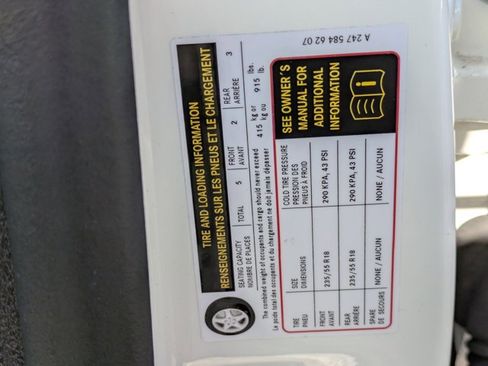 Used 2025 Mercedes-Benz GLA 250 4MATIC image 15