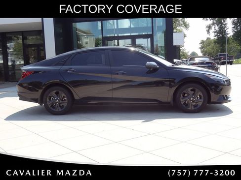 Used 2023 Hyundai Elantra SEL FWD image 2