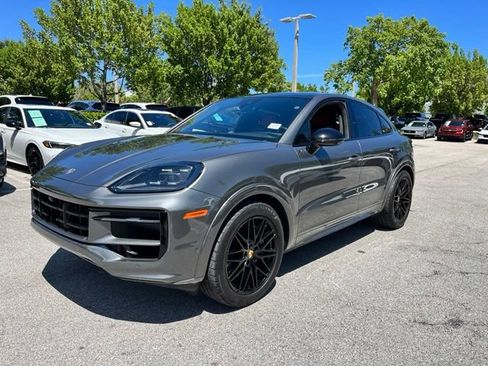 Used 2024 Porsche Cayenne Coupe w/ Premium Package Plus AWD/4WD image 3