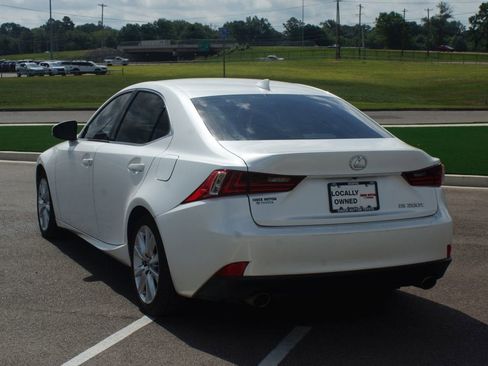 Used 2016 Lexus IS 200t RWD image 15