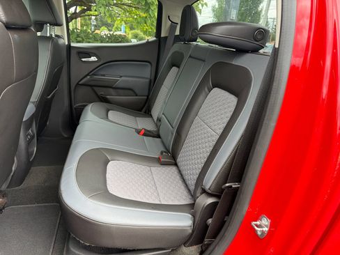 Used 2015 Chevrolet Colorado Z71 AWD/4WD image 7