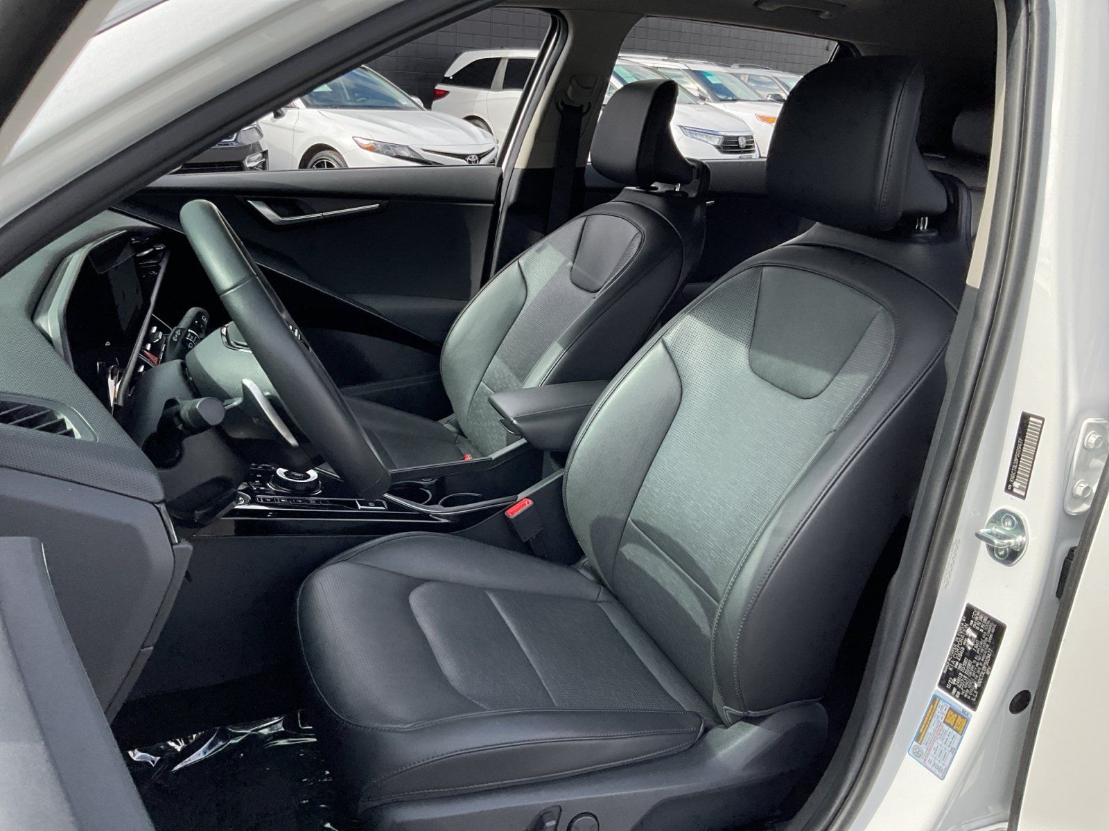 Used 2023 Kia Niro Wave FWD image 18