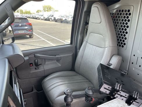Used 2016 GMC Savana 2500 RWD image 13