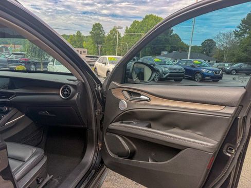 Used 2018 Alfa Romeo Stelvio Ti AWD/4WD image 19