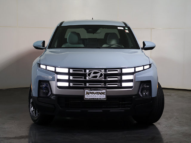 Used 2025 Hyundai Santa Cruz SE AWD/4WD image 9