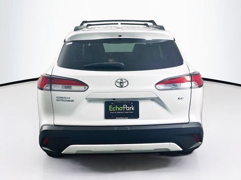 Used 2024 Toyota Corolla Cross LE image 7
