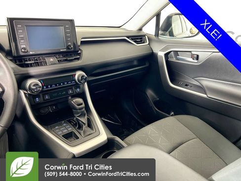 Used 2020 Toyota RAV4 XLE w/ XLE Grade Weather Package AWD/4WD image 26