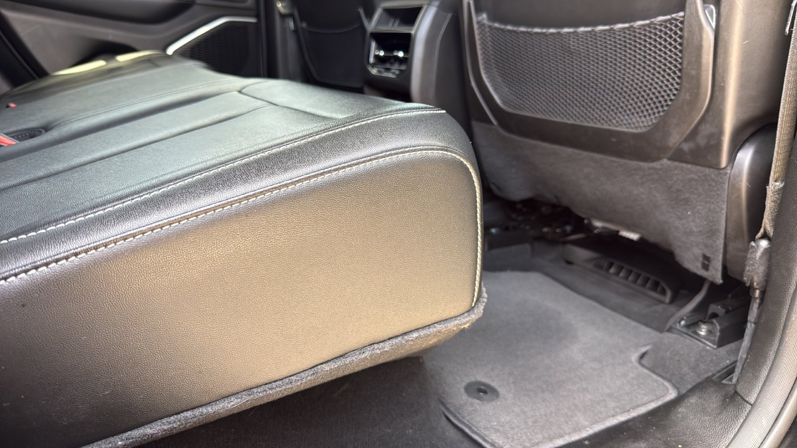 Used 2023 Jeep Grand Cherokee 4WD 4xe image 26