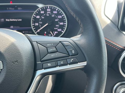 Used 2023 Nissan Sentra SR w/ SR Premium Package image 28