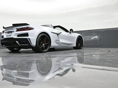 Used 2023 Chevrolet Corvette Z06 RWD image 24