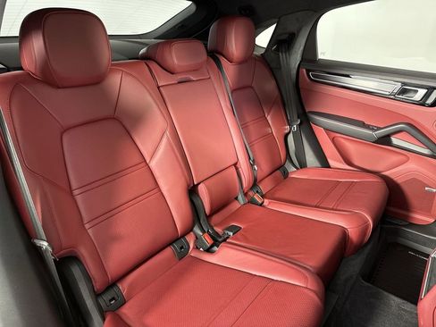 Certified 2023 Porsche Cayenne GTS AWD/4WD image 22