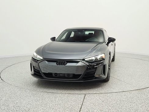 Used 2023 Audi e-tron GT Prestige image 2