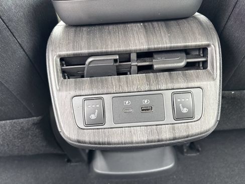 Certified 2023 Nissan Ariya FWD image 4