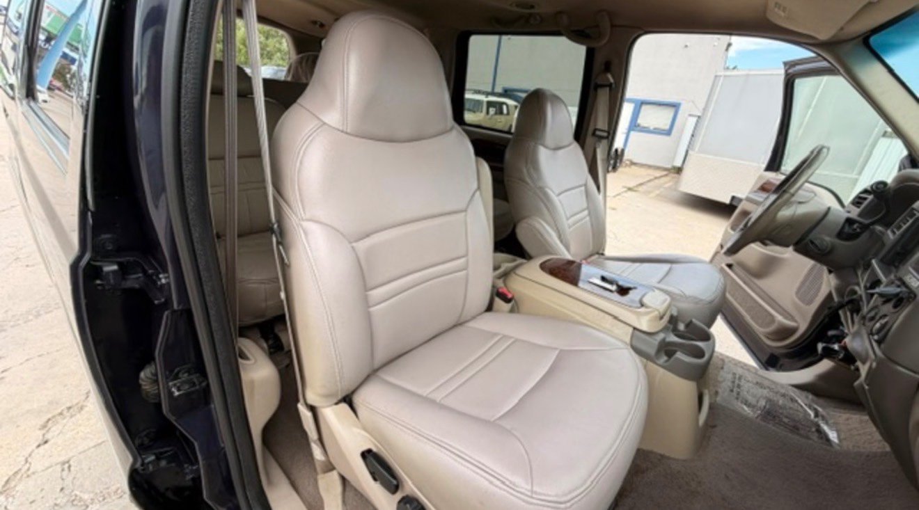 Used 2001 Ford Excursion Limited AWD/4WD image 16