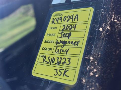 Used 2024 Jeep Wagoneer Series II AWD/4WD image 15