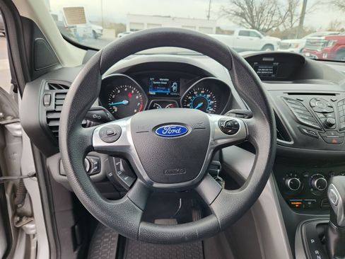 Used 2016 Ford Escape SE image 9
