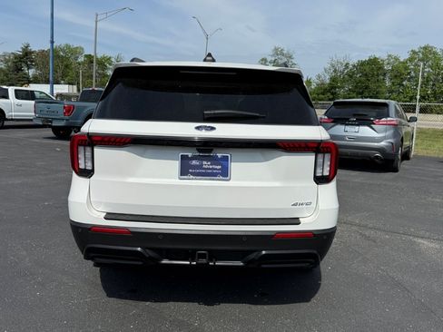 Certified 2025 Ford Explorer ST-Line w/ ST-Line Street Pack AWD/4WD image 7