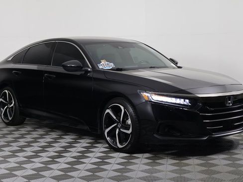 Used 2022 Honda Accord Sport image 3