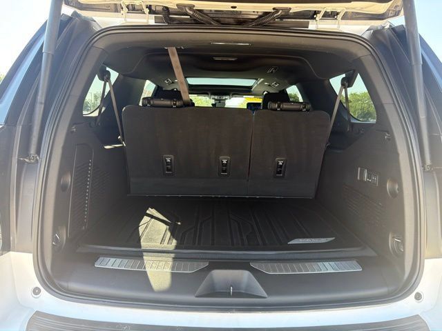 Used 2025 Chevrolet Suburban High Country AWD/4WD image 28