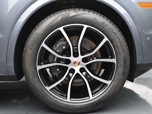 New 2026 Porsche Cayenne AWD/4WD image 23