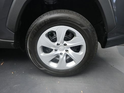 Used 2022 Toyota RAV4 LE image 22