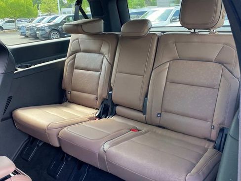 New 2026 Lincoln Navigator L Black Label AWD/4WD image 8