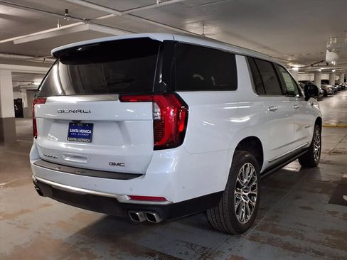 Used 2026 GMC Yukon XL Denali w/ Sun & Power Step Package AWD/4WD image 8