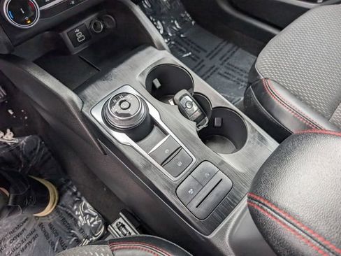 Used 2025 Ford Escape ST-Line image 18