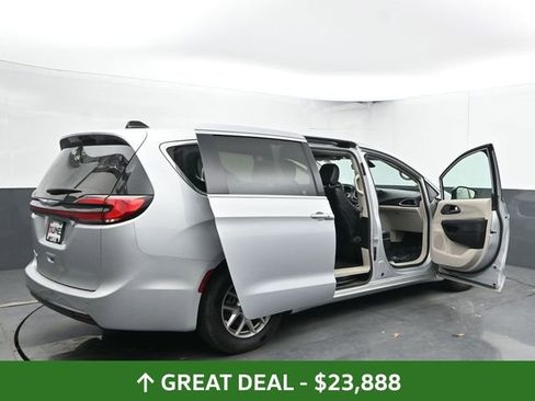 Used 2024 Chrysler Pacifica Touring-L FWD image 59
