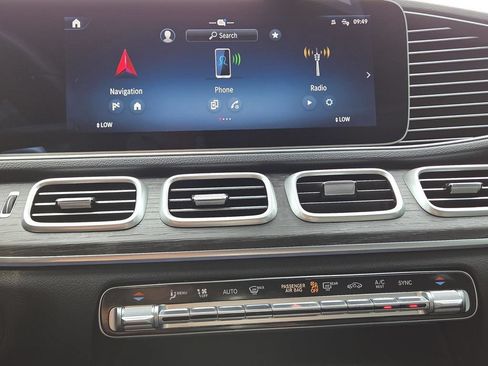 Used 2025 Mercedes-Benz GLE 350 4MATIC image 30