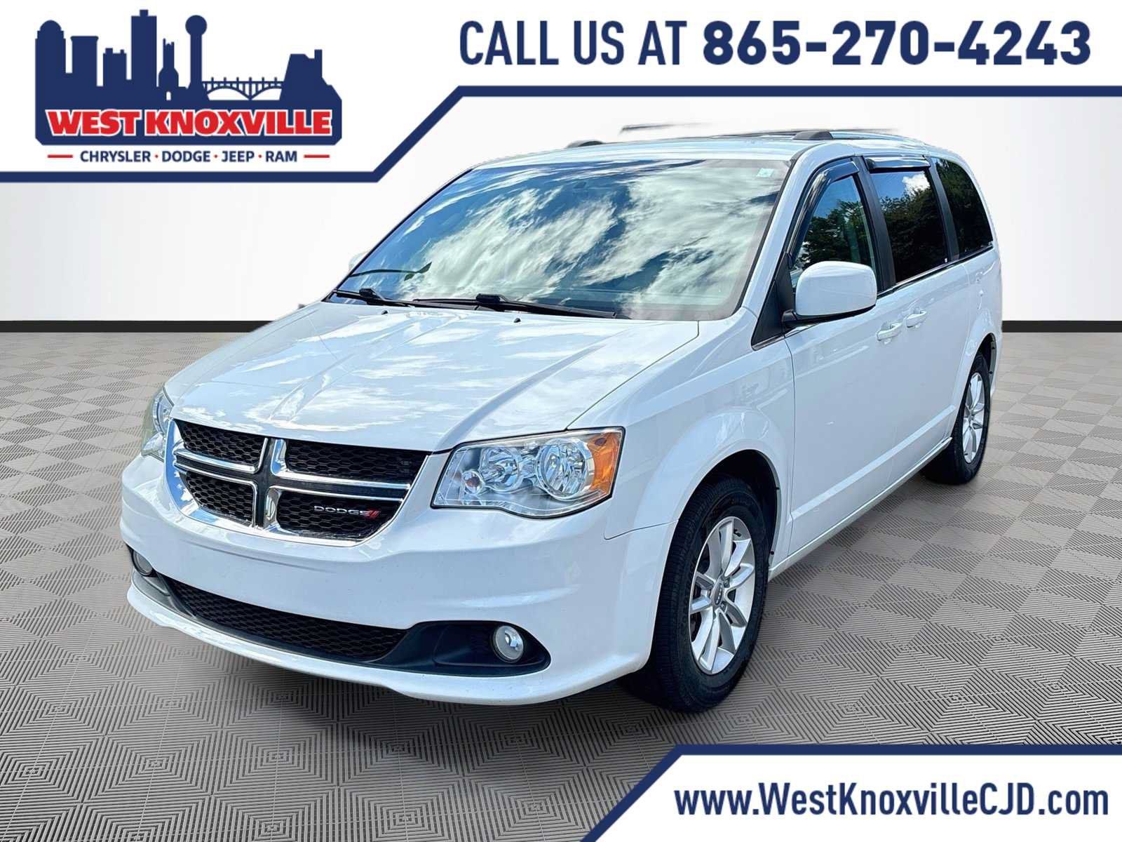 Used 2018 Dodge Grand Caravan SXT FWD image 1