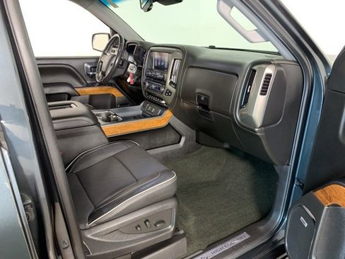 Used 2018 Chevrolet Silverado 1500 High Country image 38