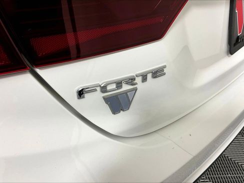 Used 2019 Kia Forte LXS FWD image 23